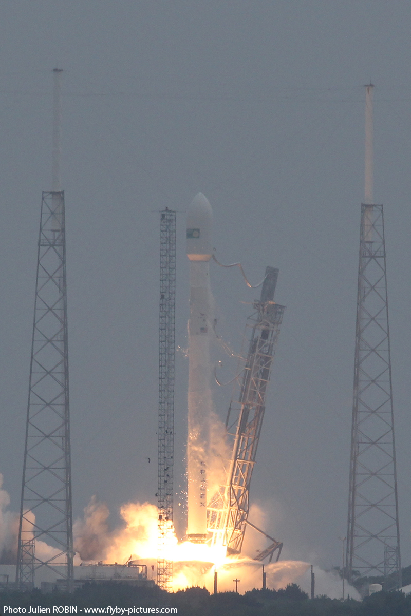 T minus 10 9 8 7 6 5 4 3 2 1 ... 0 ! We have liftoff ! IMG_9244_2