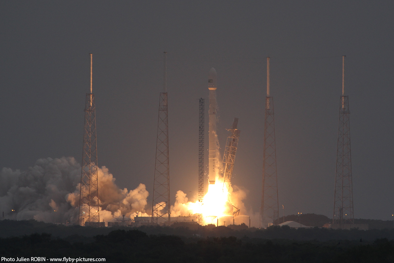 T minus 10 9 8 7 6 5 4 3 2 1 ... 0 ! We have liftoff ! IMG_9247